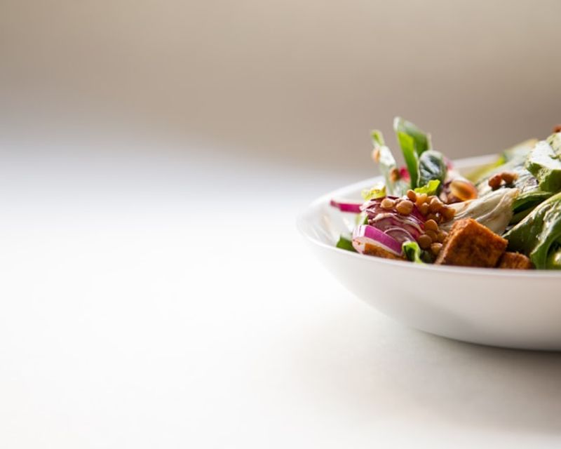 Frutas y verduras frescas de temporada, base de un plan de nutrición sostenible